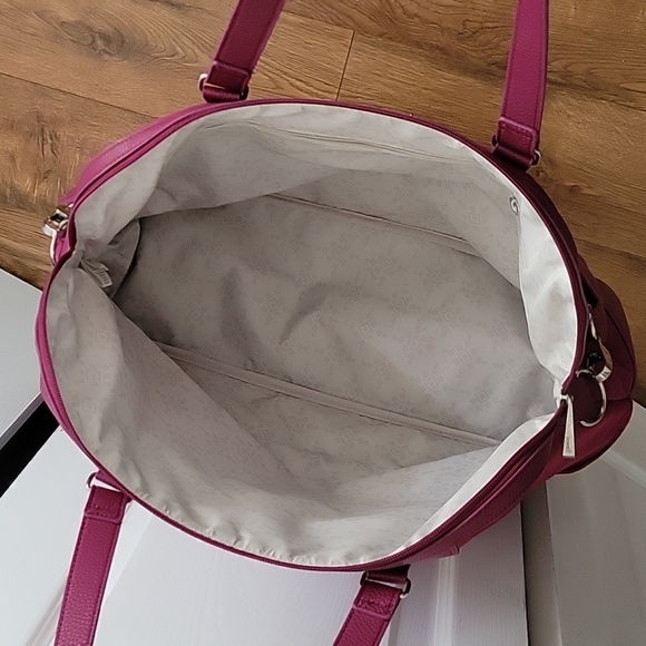 Thirty-One Crushed Berry All Weekend Exclusive Tote - Picture 3 of 6